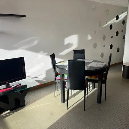 4 Personnes Avec Piscine Et Parking Au Cap D'agde - Fr-1-749-28 Apartment *