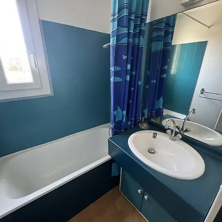 Appartamento 4 Personnes Avec Piscine Et Parking Au Cap D'agde - Fr-1-749-28